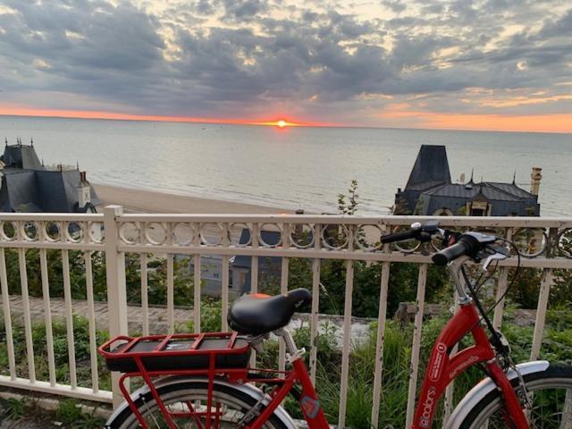 L'Appartement Vue Mer De La Villa Des Rosiers - Trouville Sur Mer ภายนอก รูปภาพ